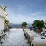 Bellavista House